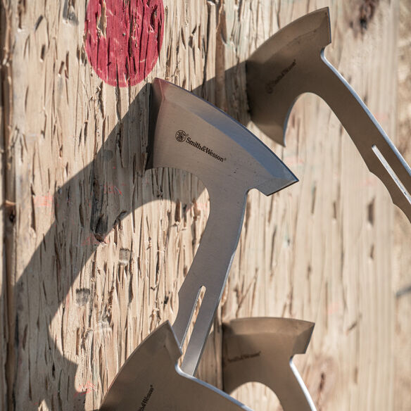 Smith & Wesson&reg; Bullseye&reg; Throwing Combo